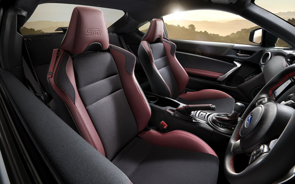 SUBARU BRZ STI Sport - интерьер